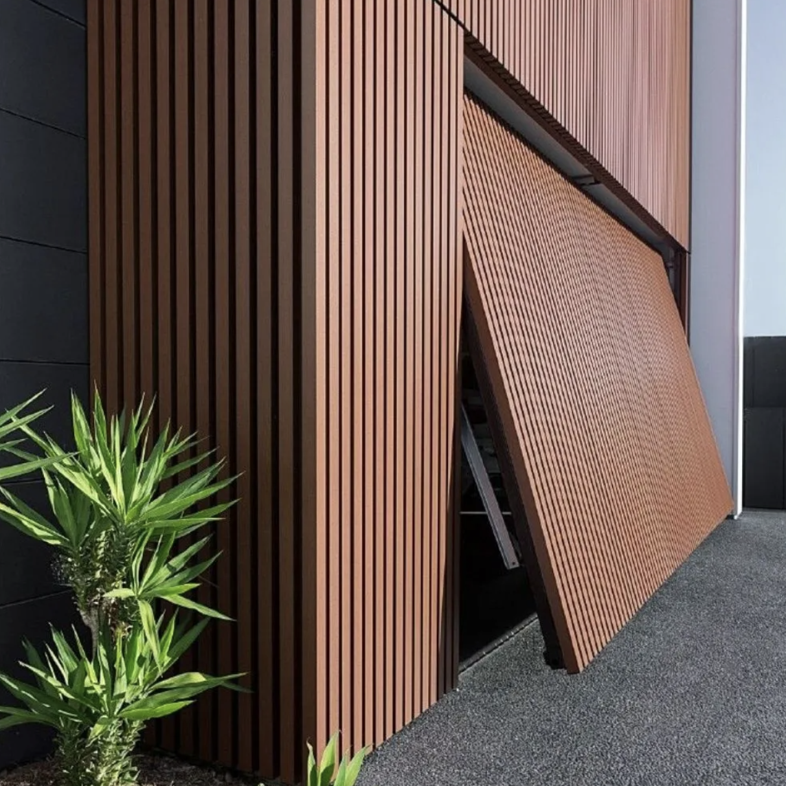 Panel varillado madera en ambiente interior - Revestimiento de Pared WPC